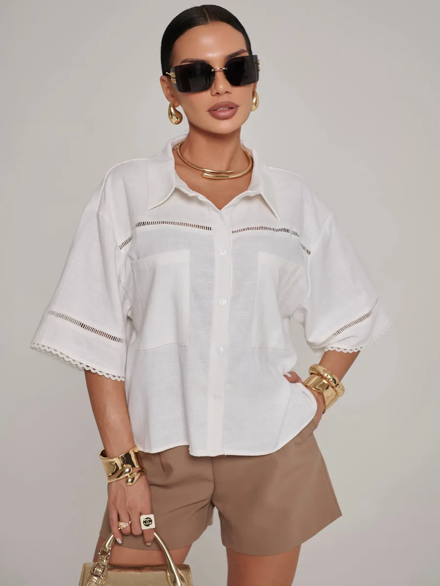 Белая рубашка оверсайз с коротким рукавом