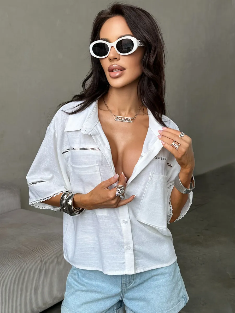 Белая рубашка оверсайз с коротким рукавом