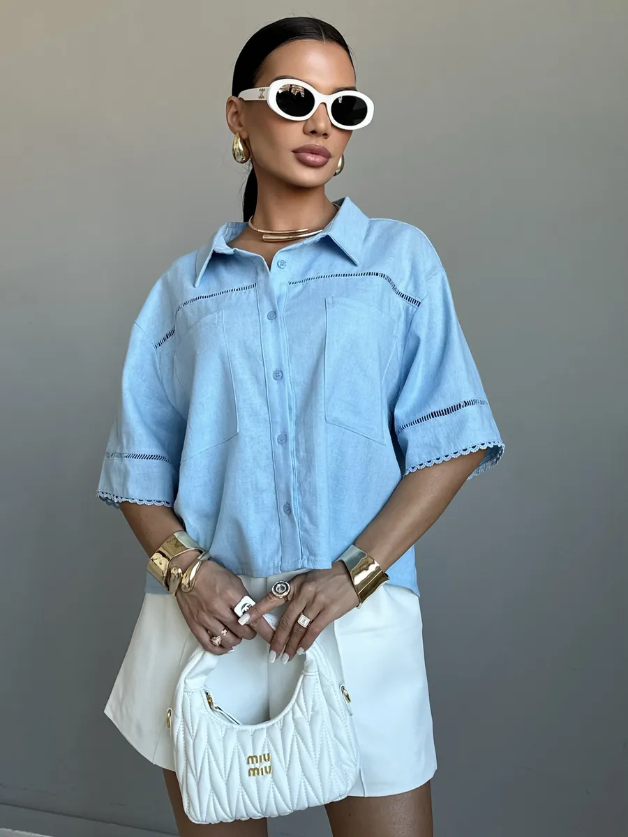 Голубая рубашка оверсайз с коротким рукавом