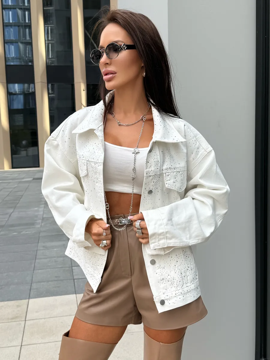 Белая джинсовая куртка летняя