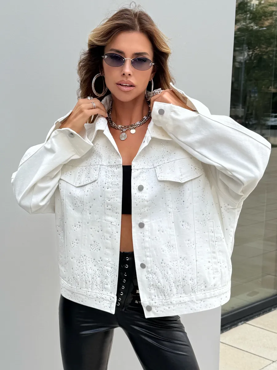 Белая джинсовая куртка летняя