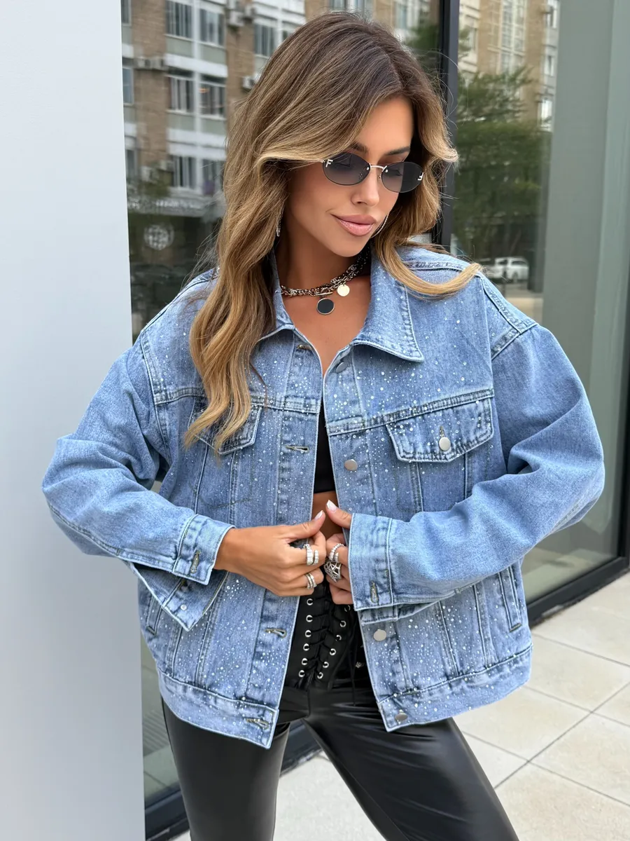 Синяя джинсовая куртка летняя