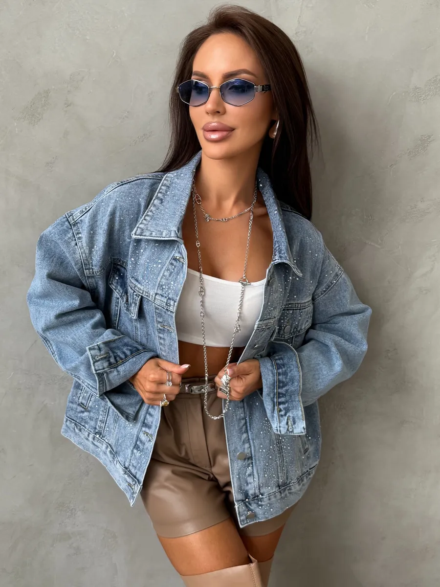 Синяя джинсовая куртка летняя