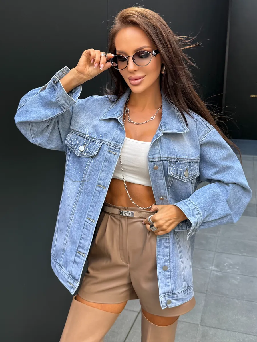 Синяя джинсовая куртка летняя