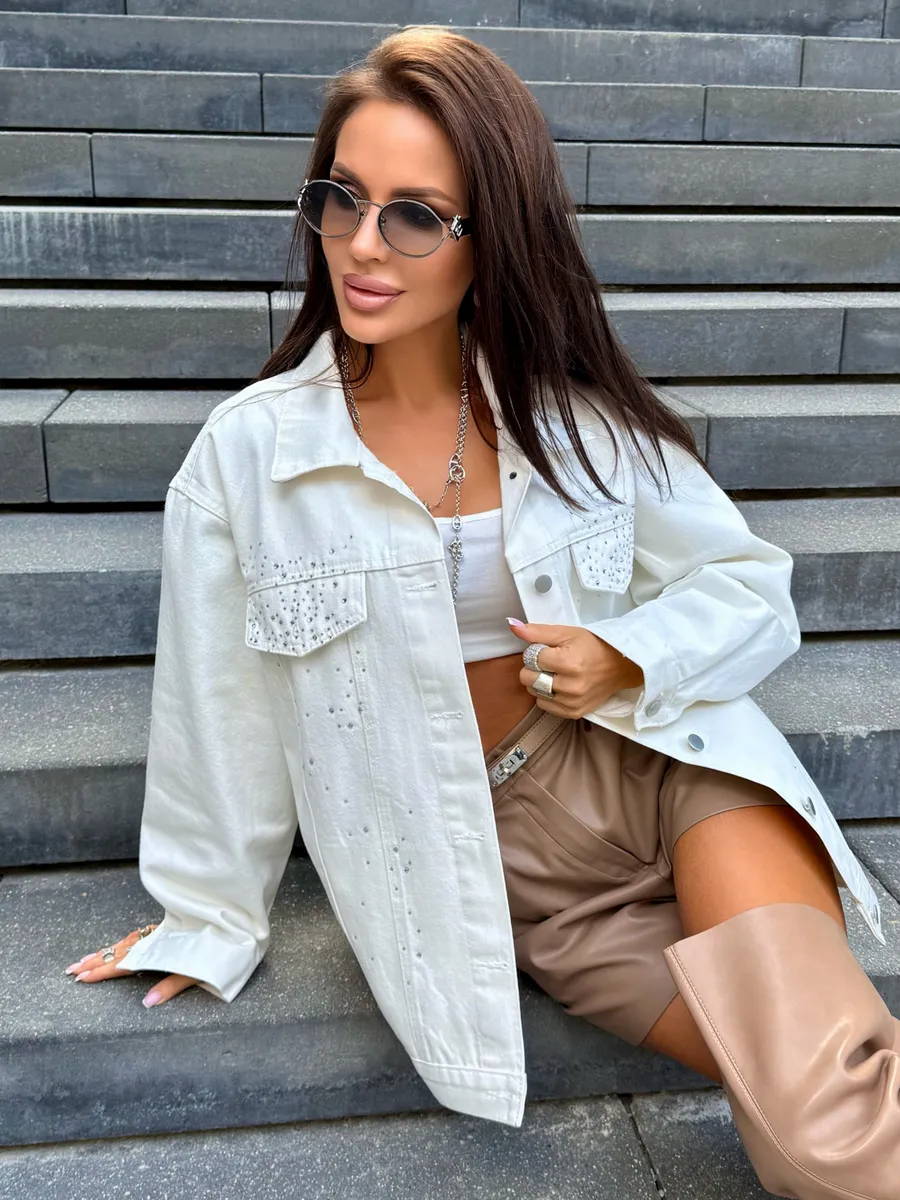 Белая джинсовая куртка летняя