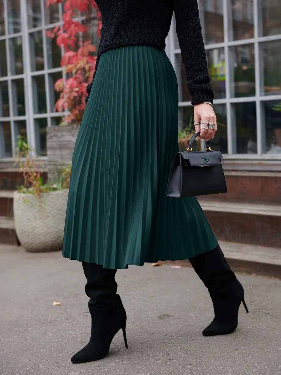 Зеленая юбка миди теплая