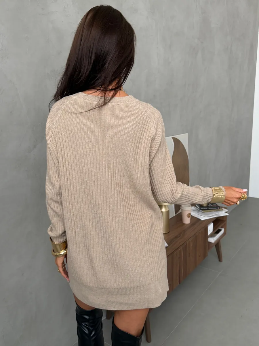 Бежевая кофта оверсайз теплая