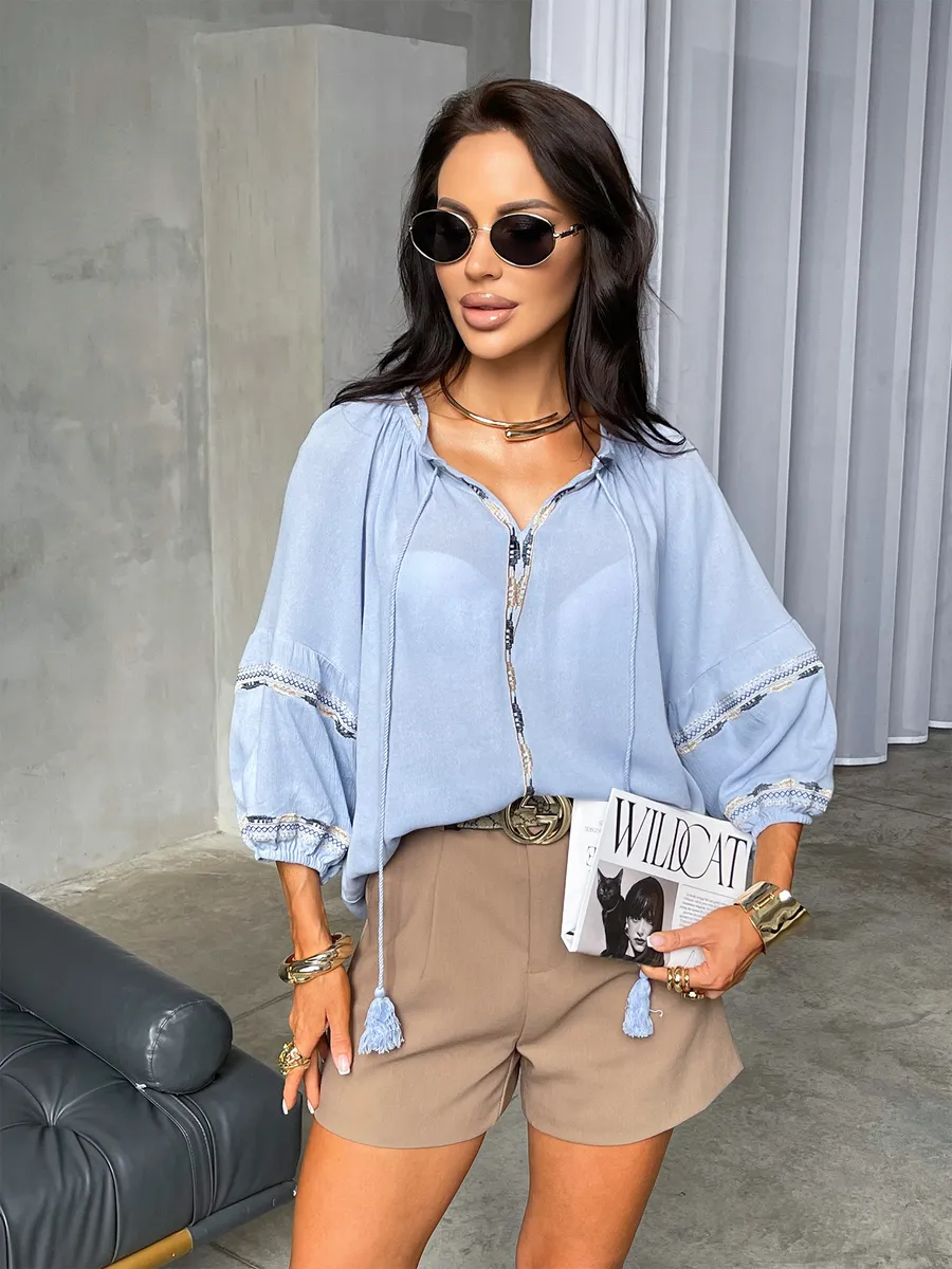 Голубая блузка нарядная летняя