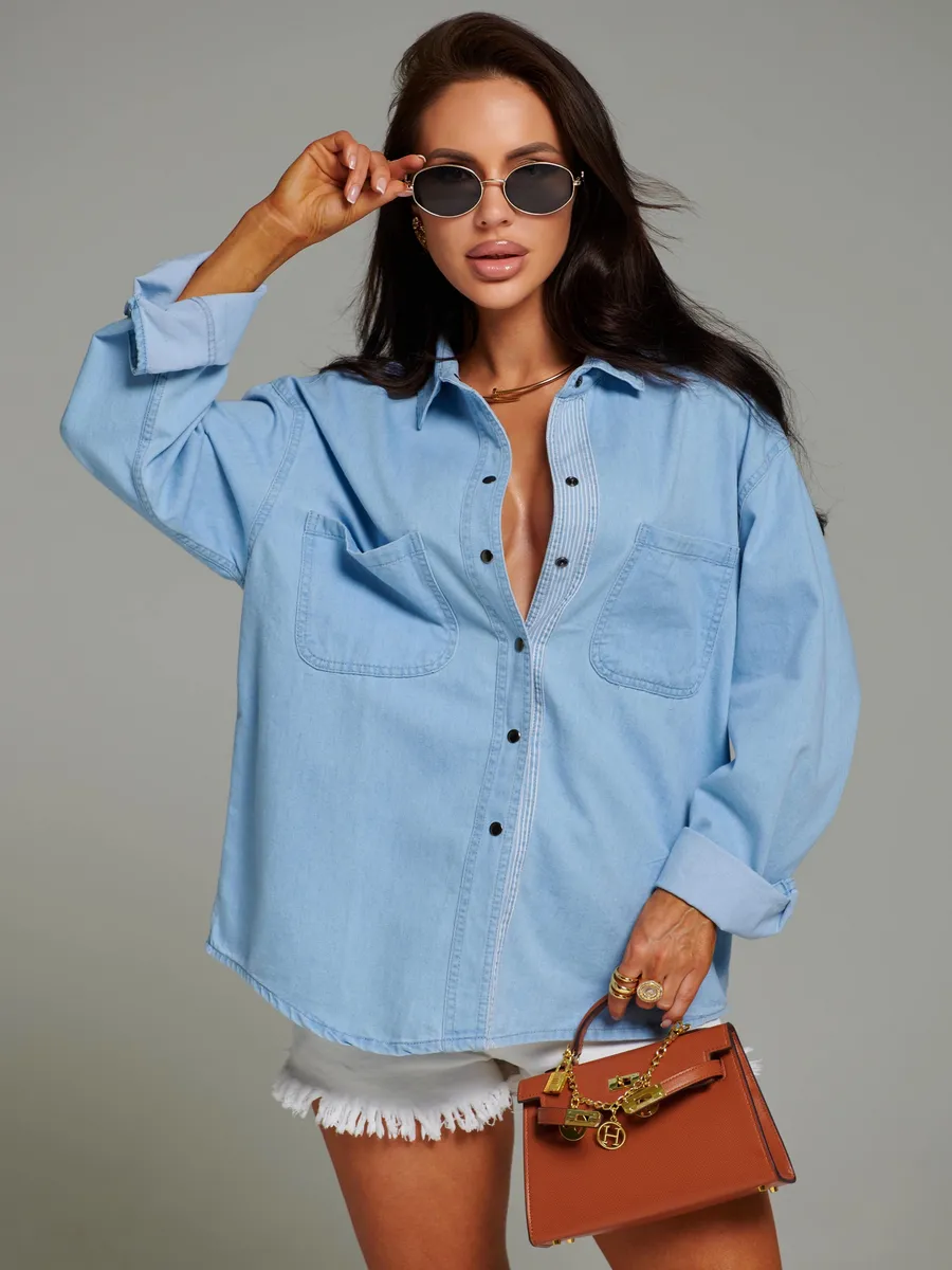 Синяя джинсовая рубашка оверсайз