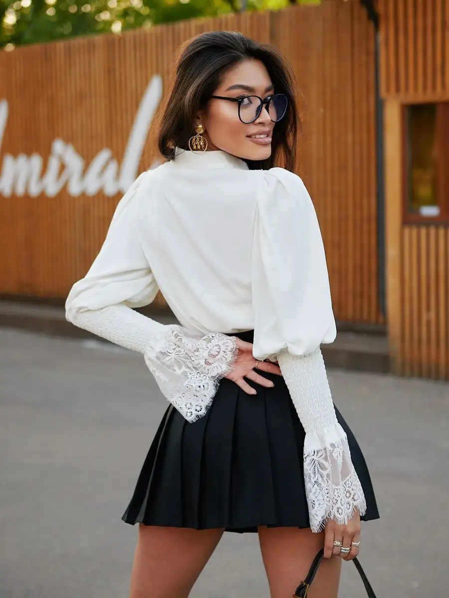 Белая блузка нарядная с кружевами