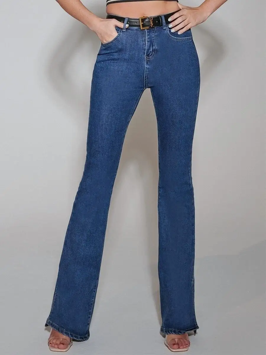 Джинсы клеш от колена с разрезами