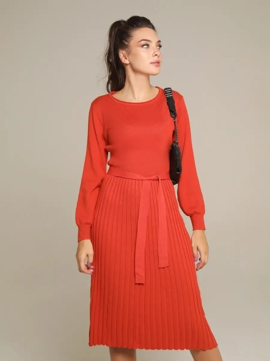 Красно-оранжевое платье женское вечернее теплое трикотажное офисное миди