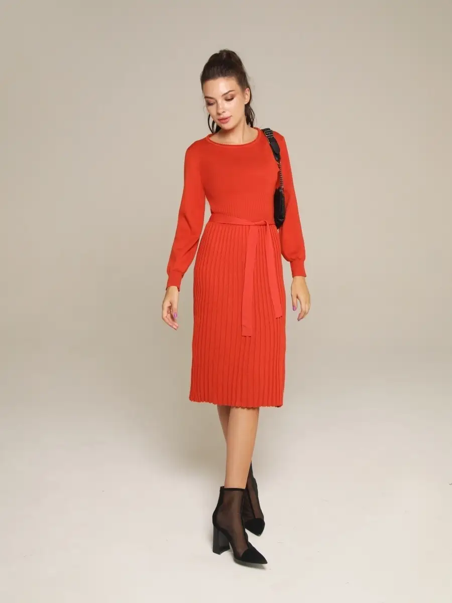 Красно-оранжевое платье женское вечернее теплое трикотажное офисное миди