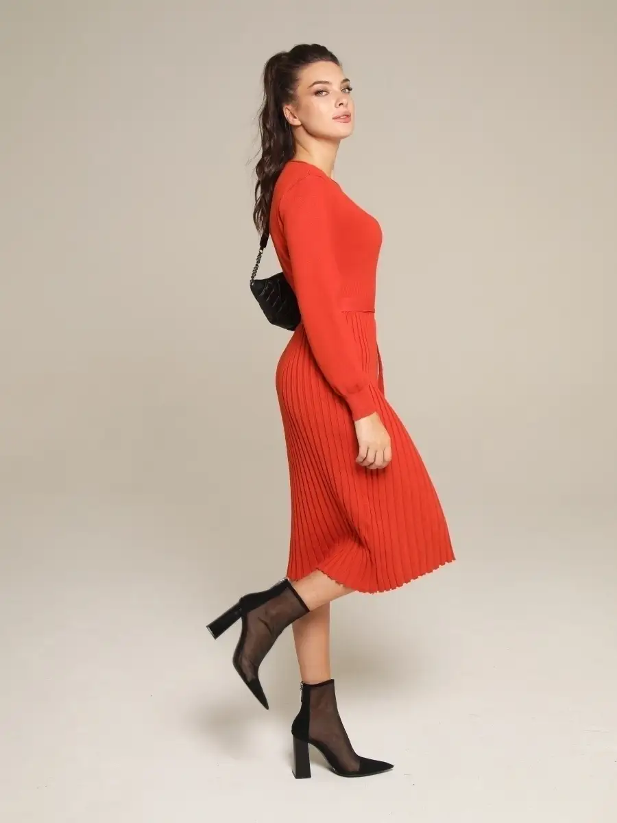 Красно-оранжевое платье женское вечернее теплое трикотажное офисное миди