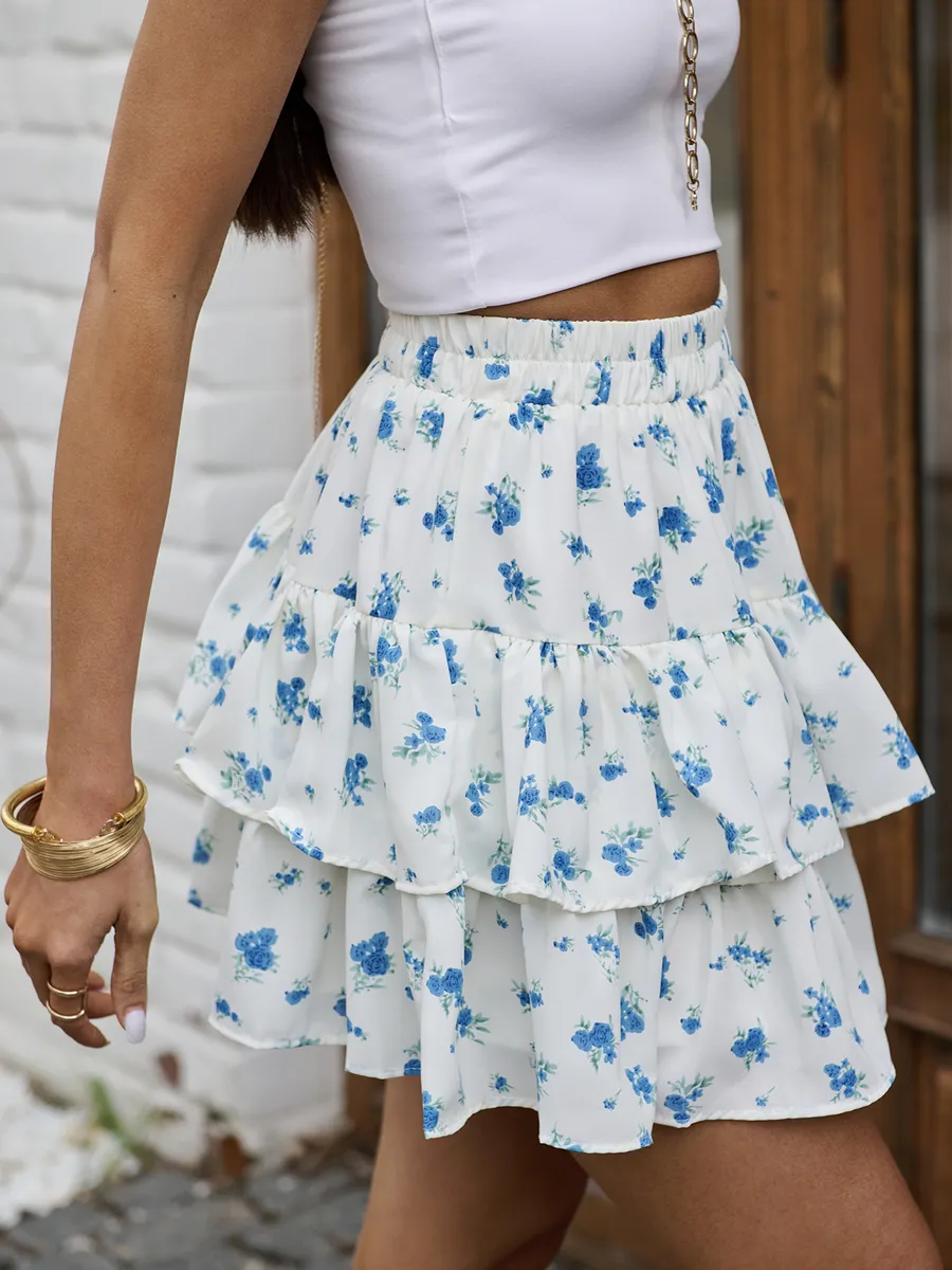 Белая юбка летняя мини с цветочным принтом