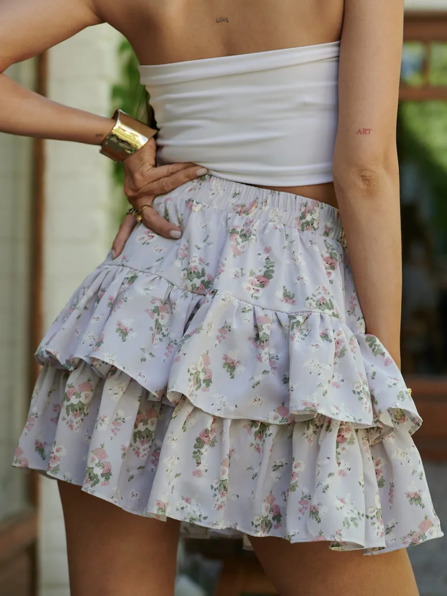 Сиреневая юбка летняя мини с цветочным принтом