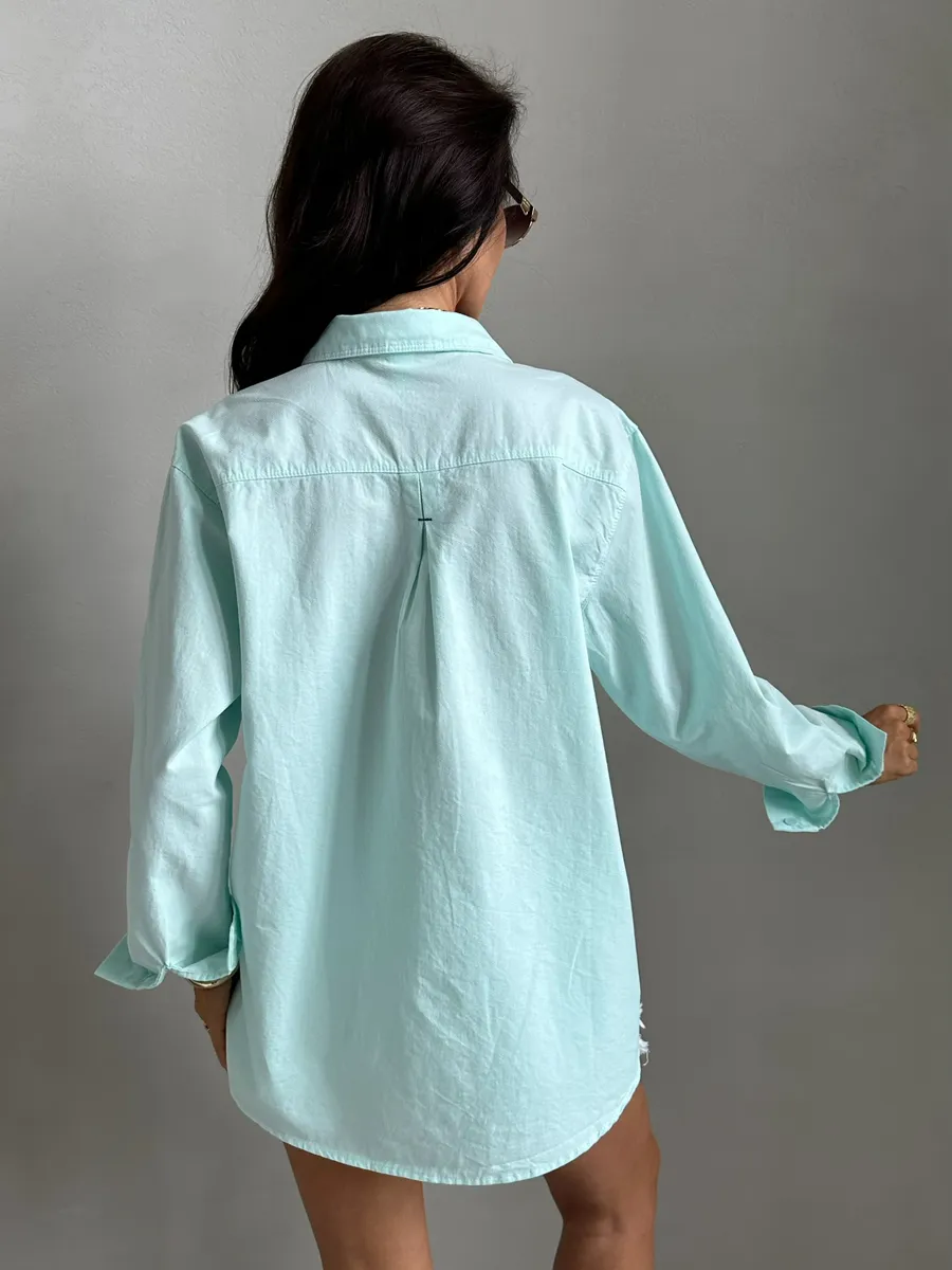 Синяя рубашка летняя