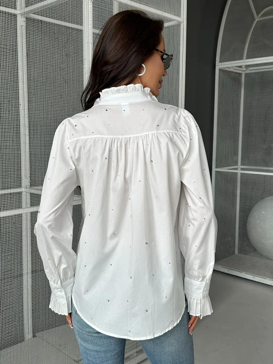 Блузка нарядная белая