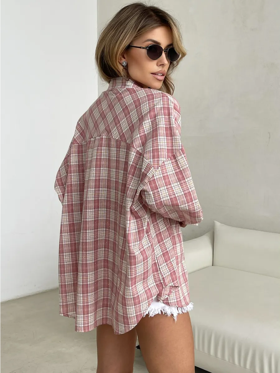 Розовая рубашка в клетку летняя