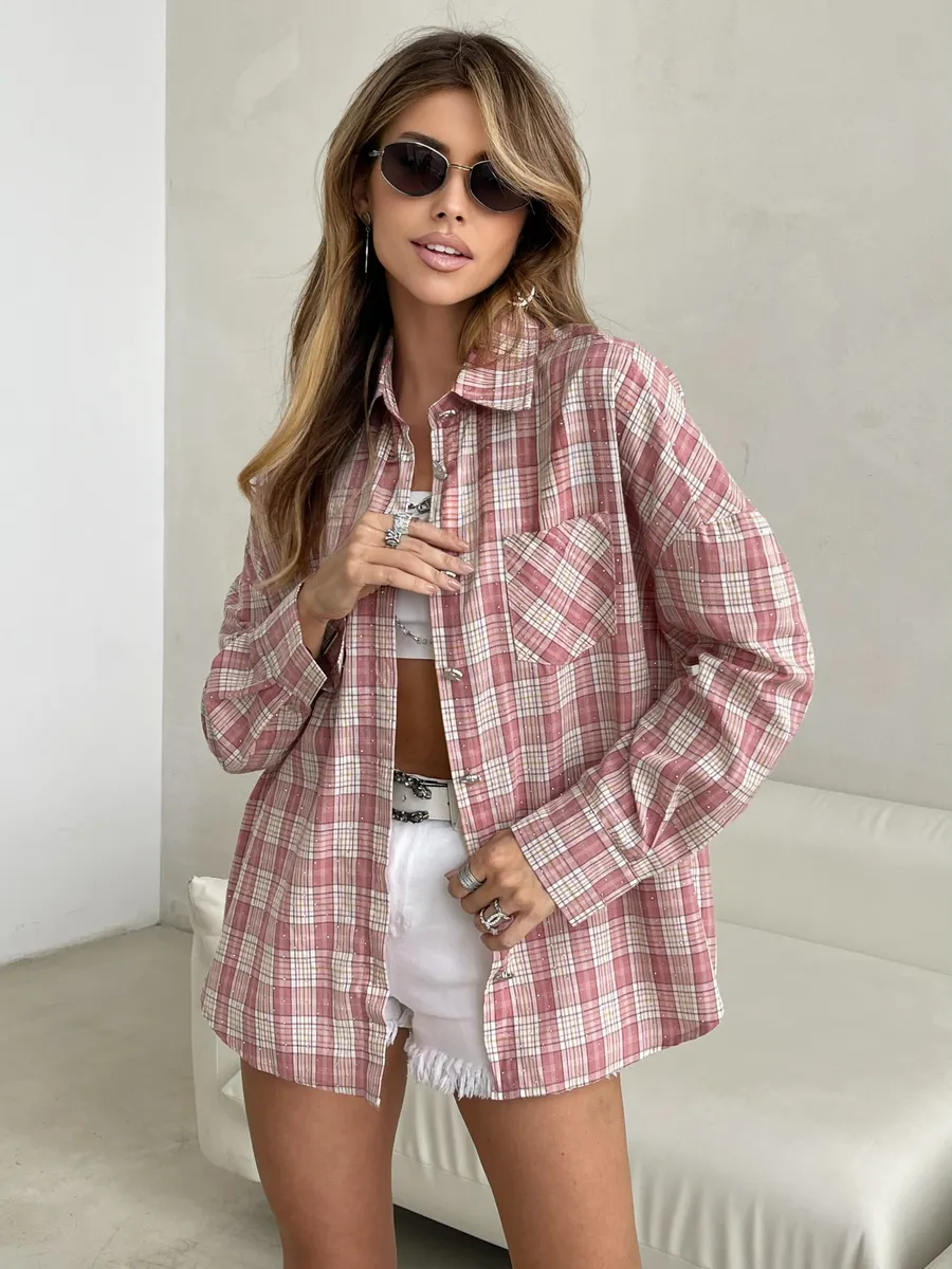 Розовая рубашка в клетку летняя