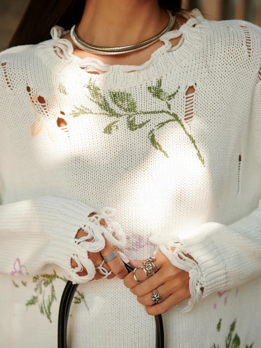 Белая кофта оверсайз нарядная с принтом рваная