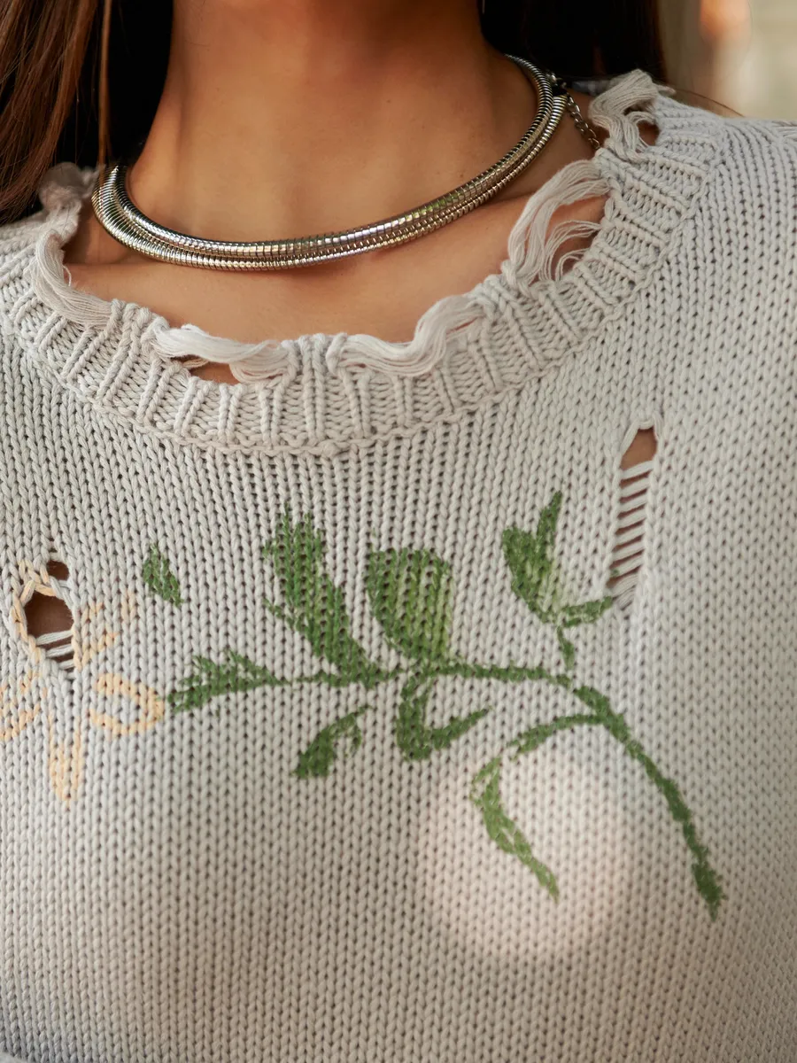 Серая кофта оверсайз нарядная с принтом рваная