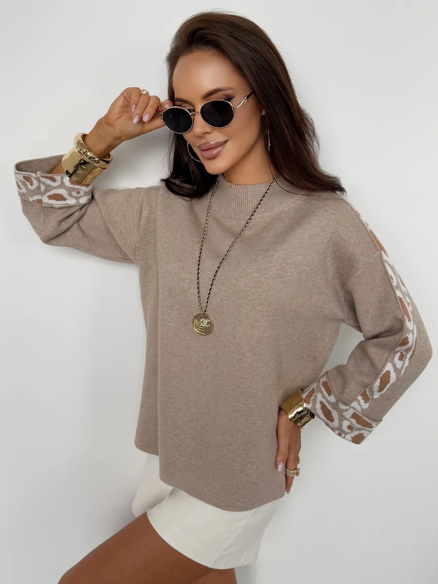 Бежевая кофта теплая оверсайз