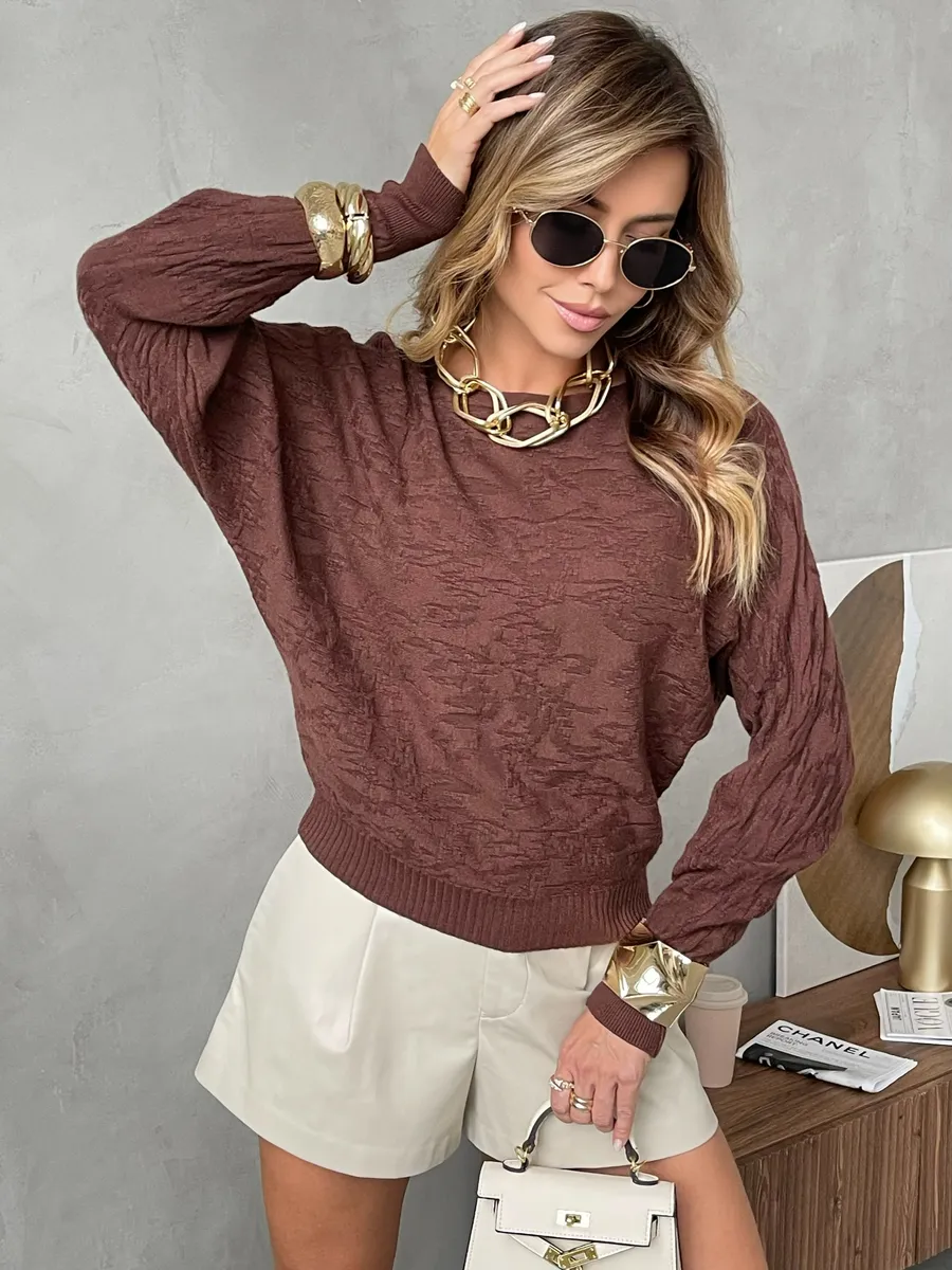 Коричневая кофта оверсайз с узорами