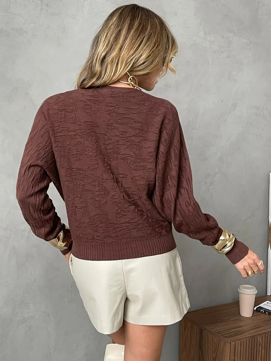 Коричневая кофта оверсайз с узорами