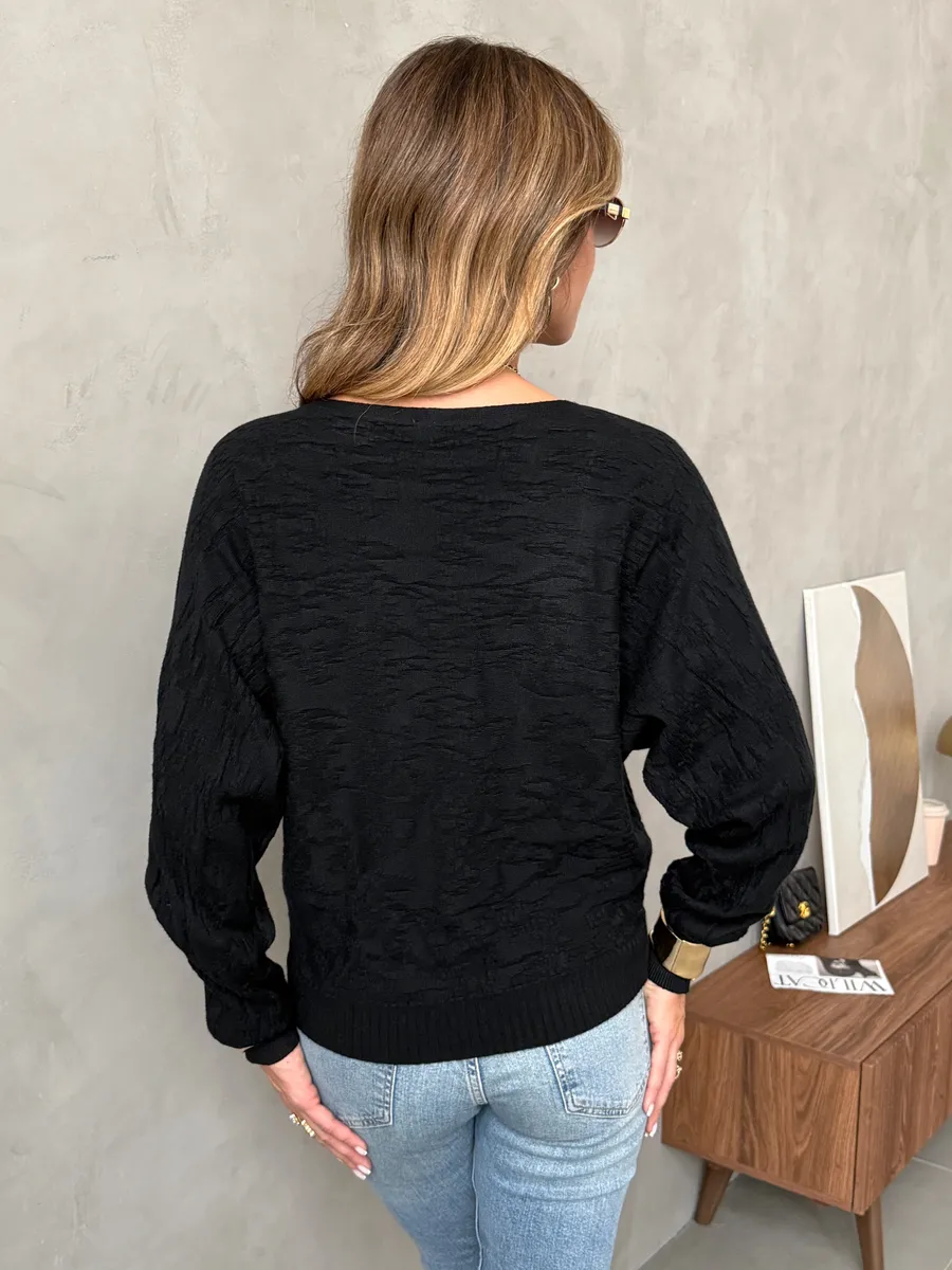 Черная кофта оверсайз с узорами