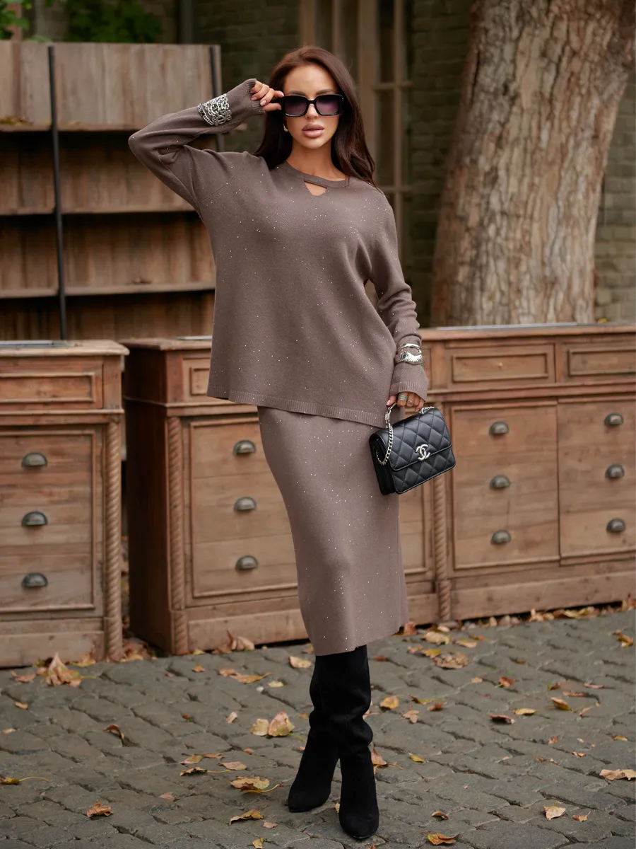 Костюм с юбкой теплый нарядный трикотажный