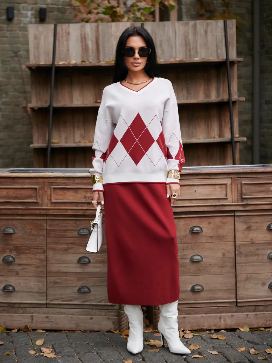 Бордовый костюм с юбкой теплый трикотажный