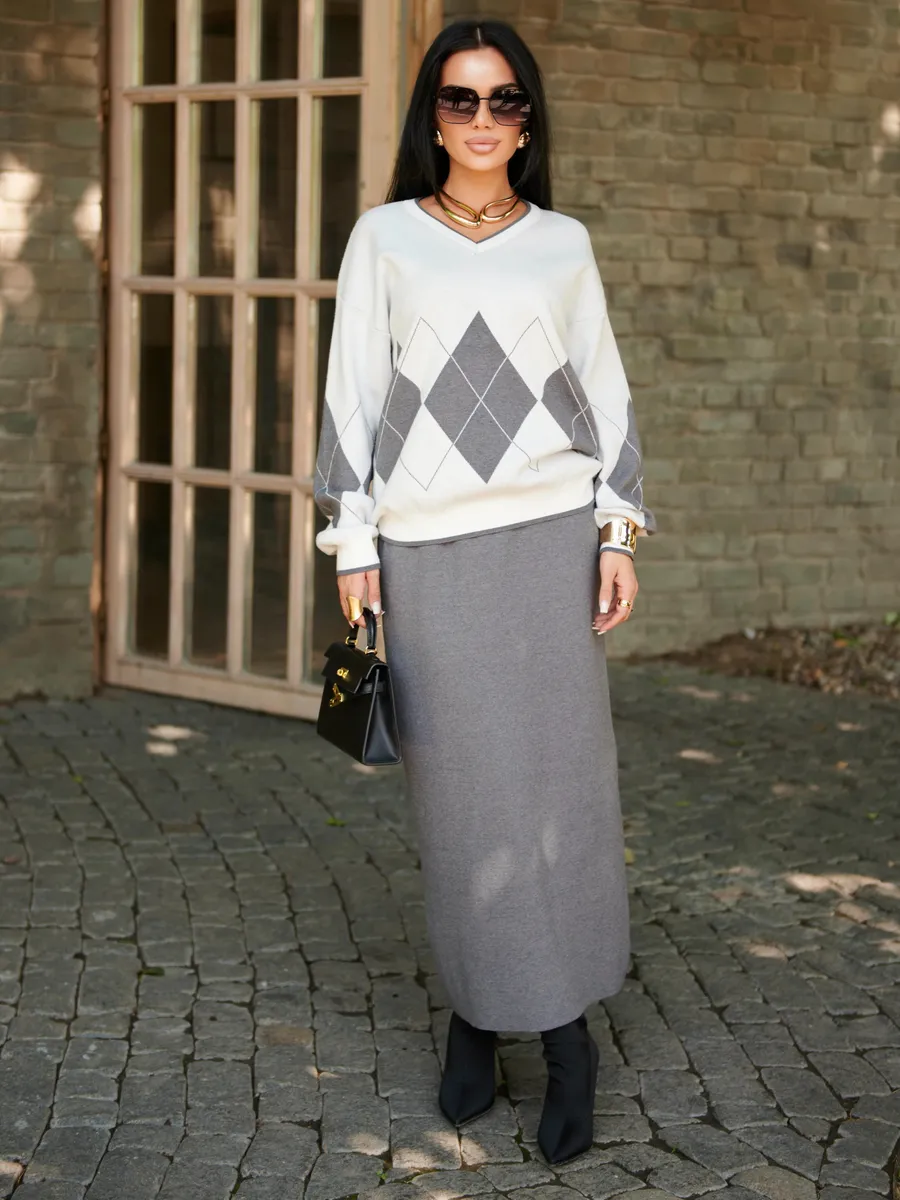 Костюм с юбкой теплый трикотажный