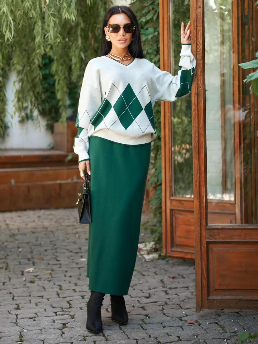 Костюм с юбкой теплый трикотажный