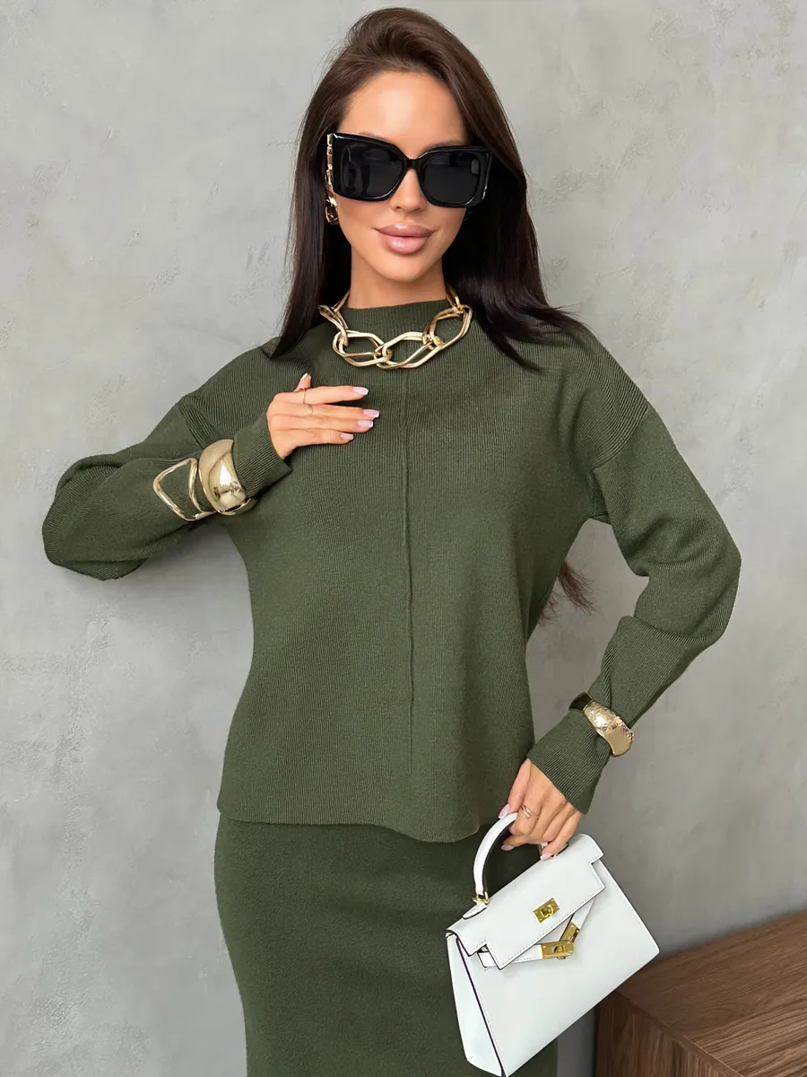 Костюм с юбкой теплый трикотажный