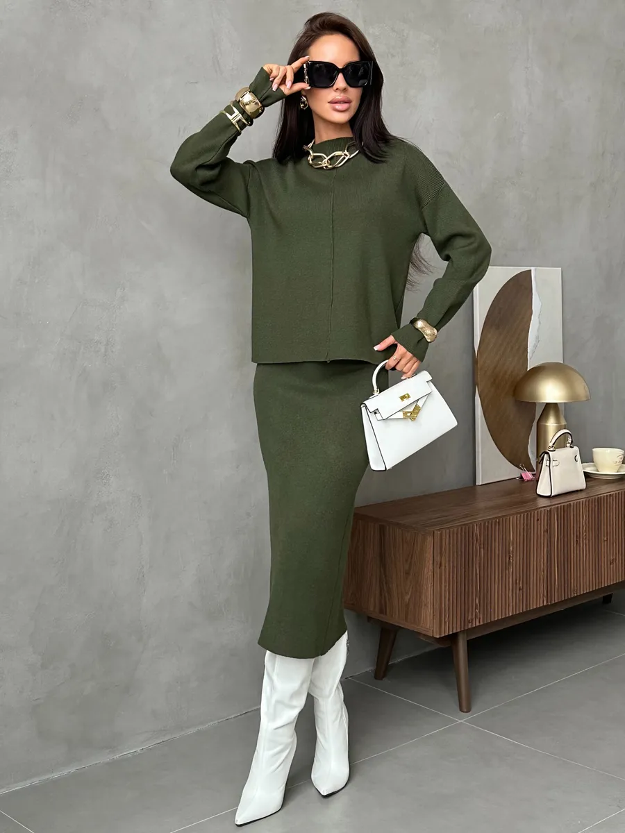 Костюм с юбкой теплый трикотажный