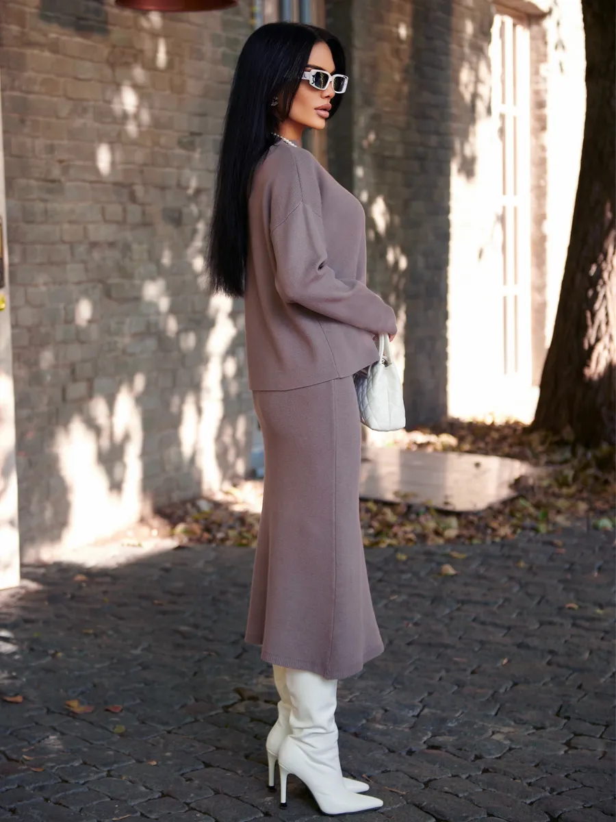 Костюм с юбкой теплый трикотажный