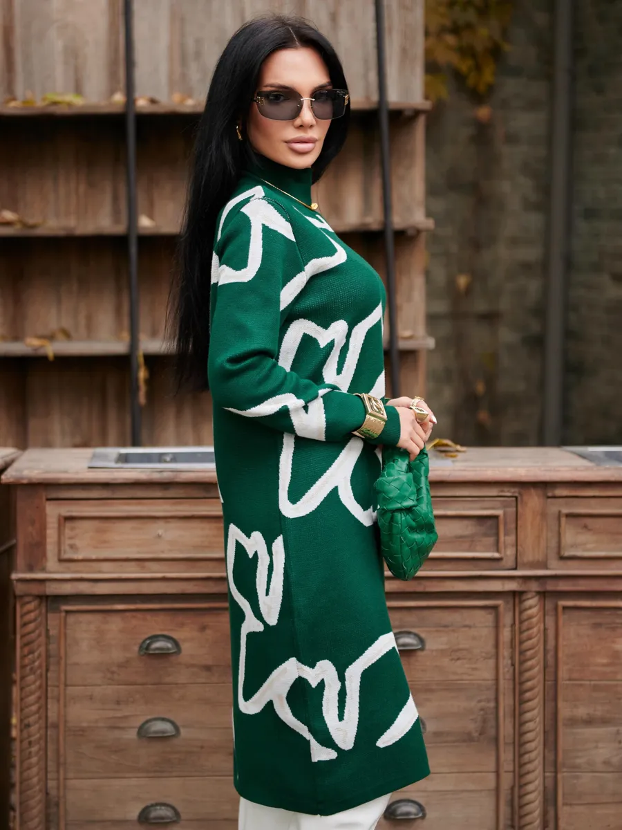 Зеленое платье теплое трикотажное мини