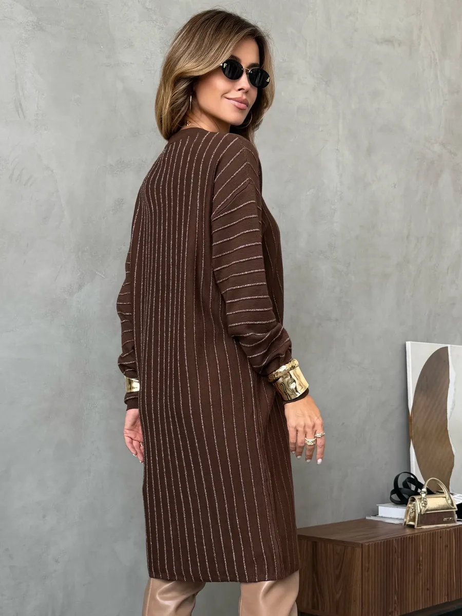 Коричневое платье трикотажное нарядное теплое