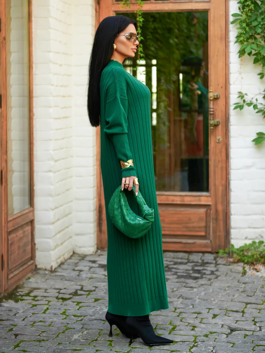 Зеленое платье лапша длинное трикотажное