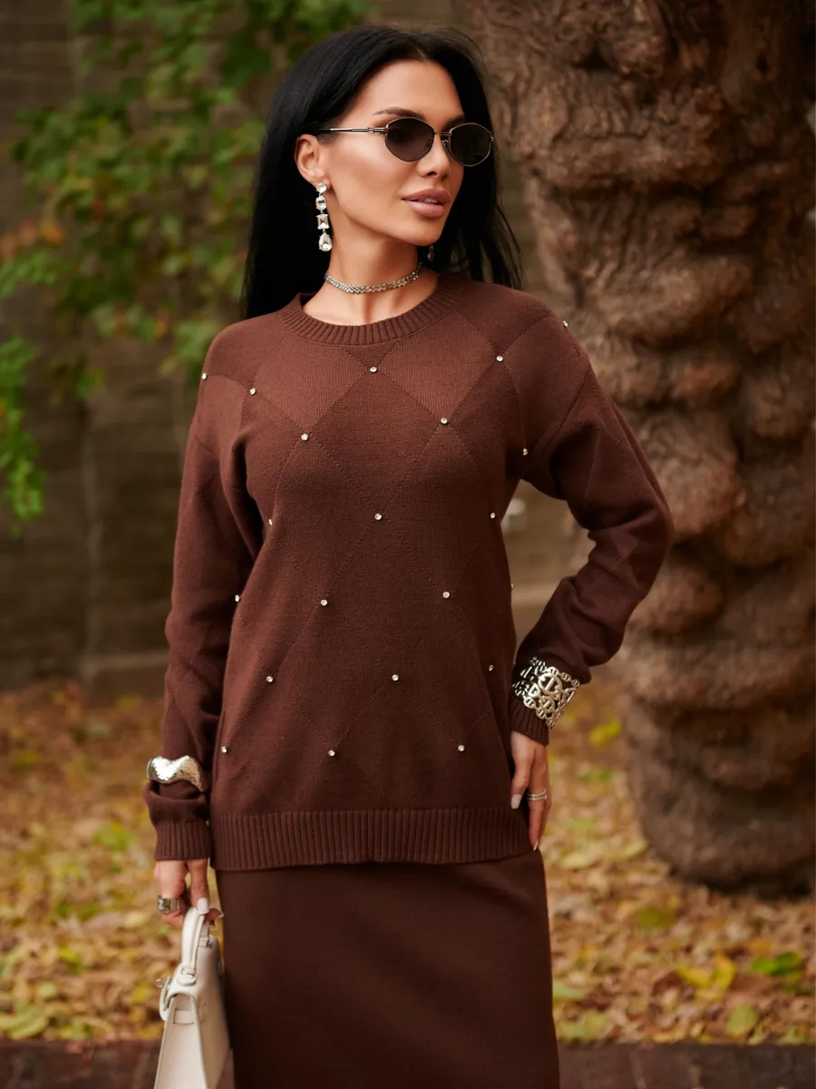 Коричневый теплый трикотажный костюм с юбкой