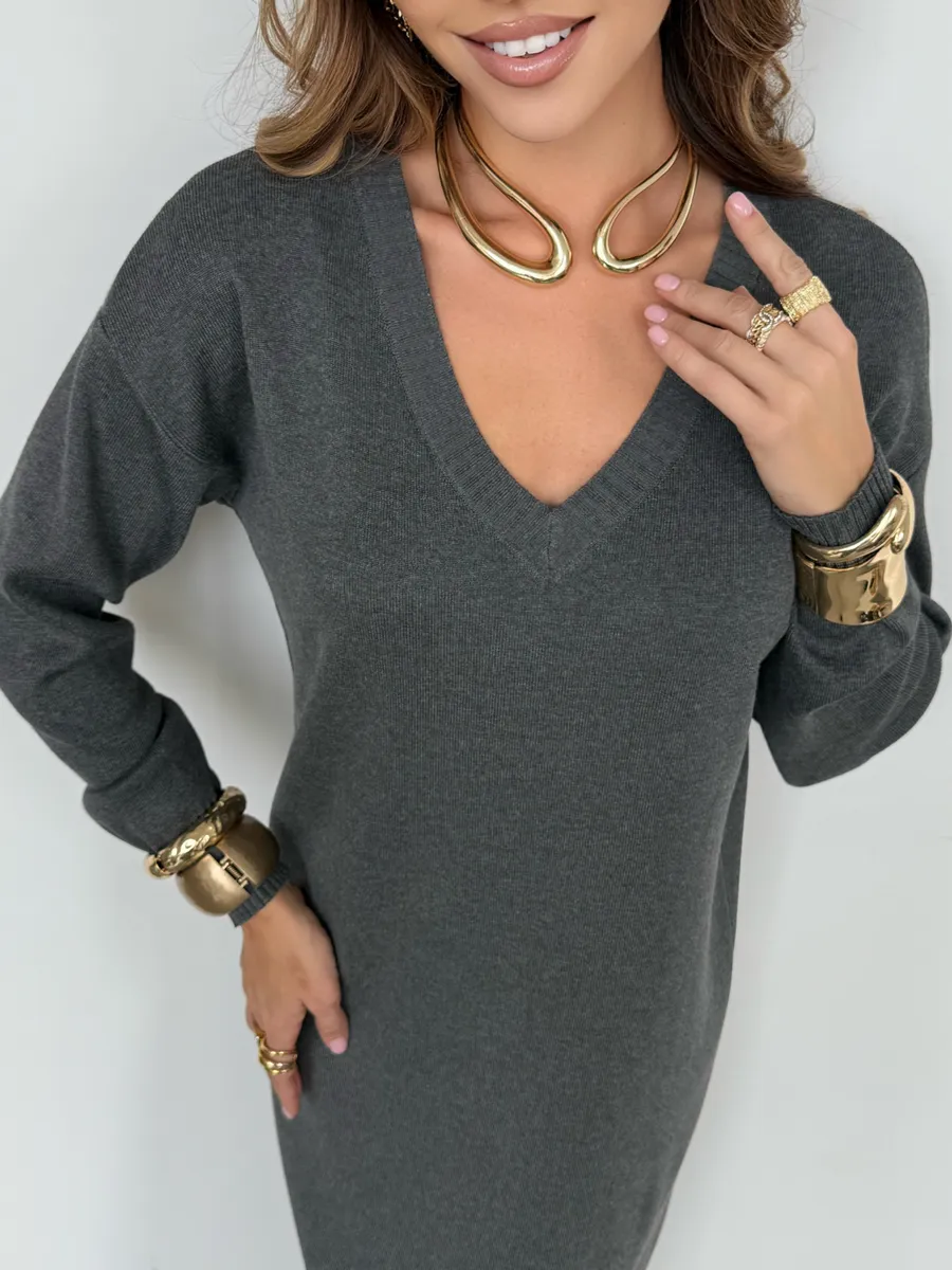 Серое платье осеннее теплое трикотажное длинное