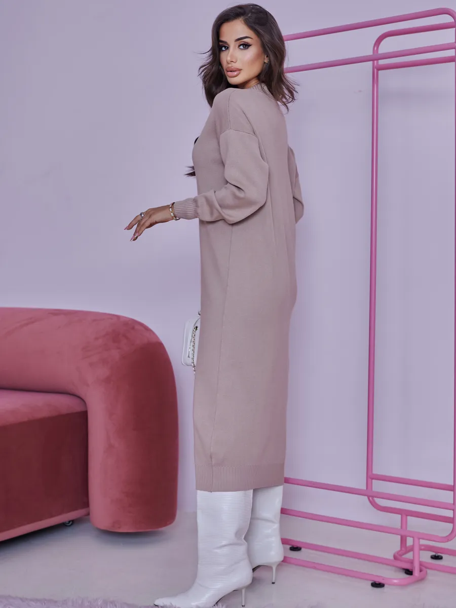 Бежевое платье осеннее теплое трикотажное длинное