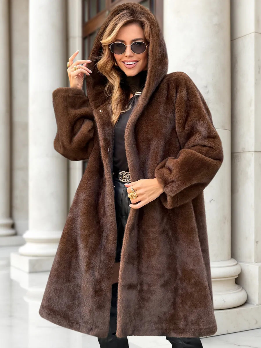 Шуба искусственная зимняя с капюшоном