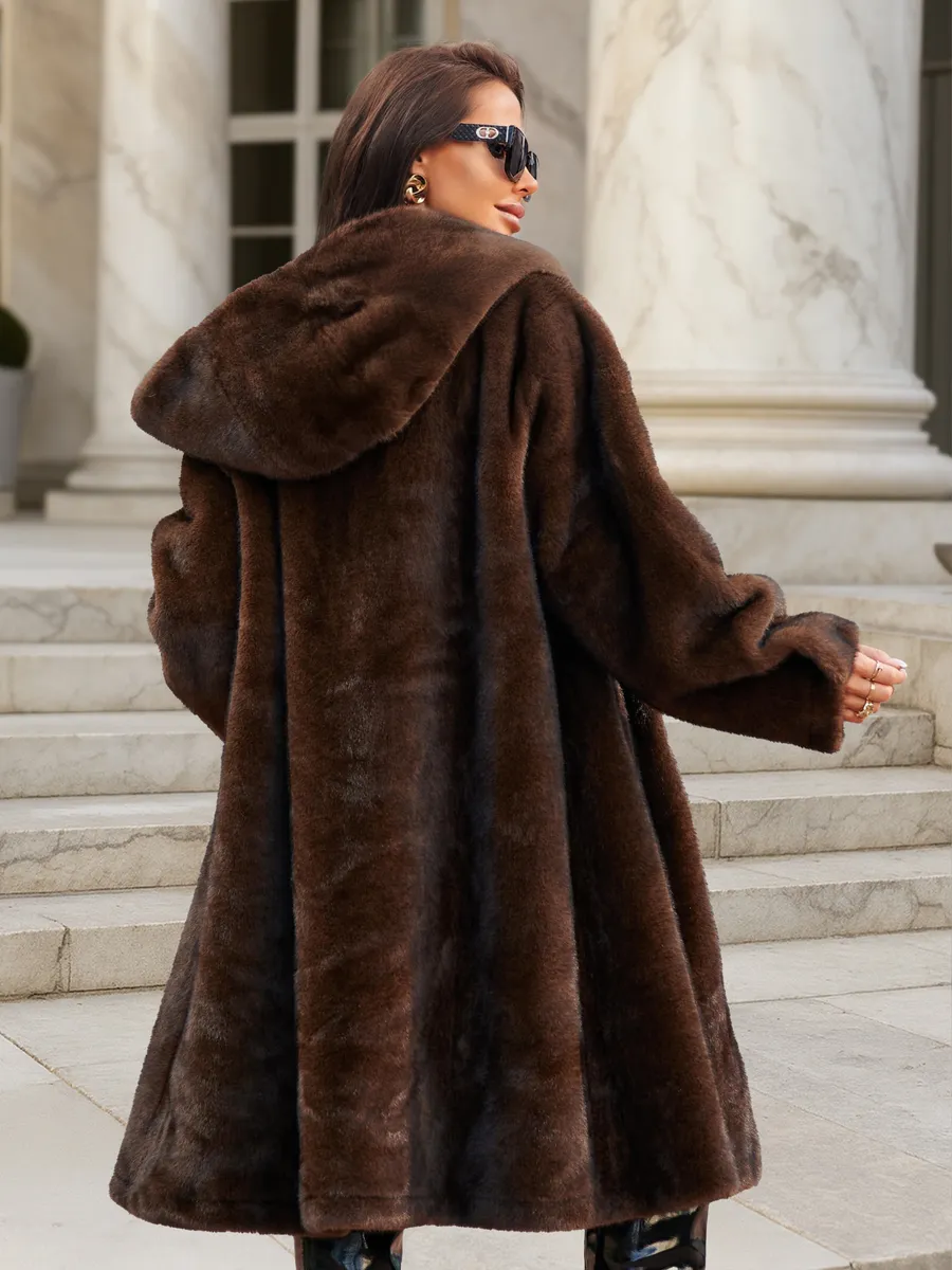 Коричневая шуба искусственная зимняя с капюшоном