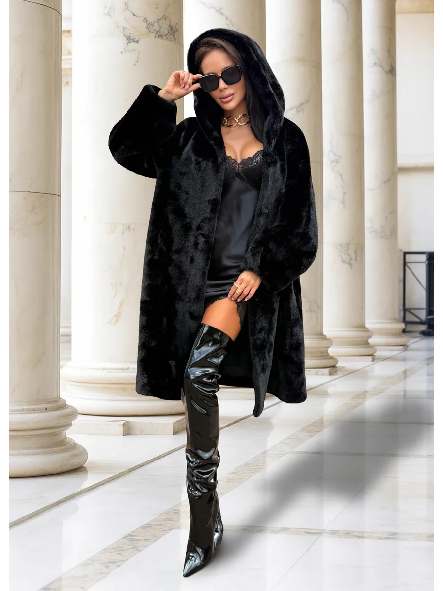 Черная шуба искусственная зимняя с капюшоном