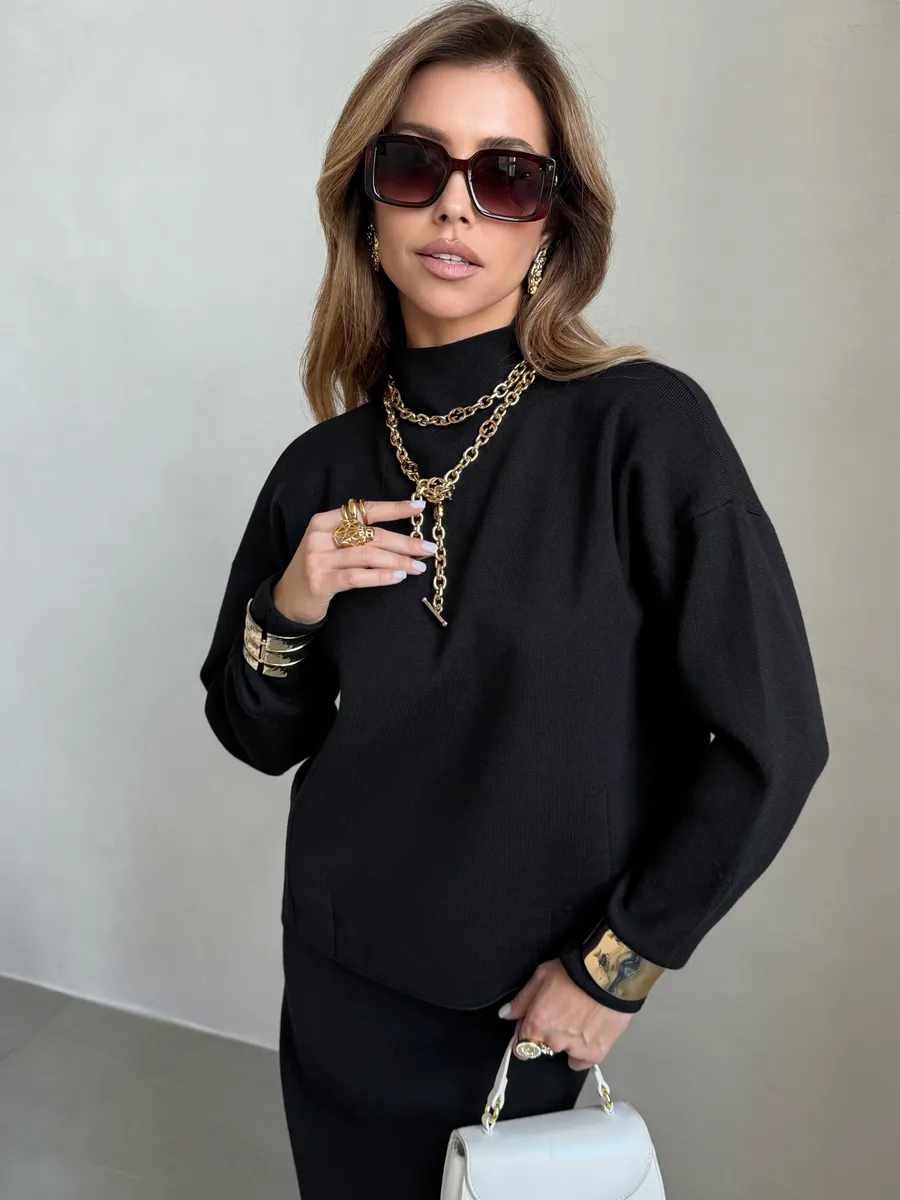 Черный костюм с юбкой теплый трикотажный