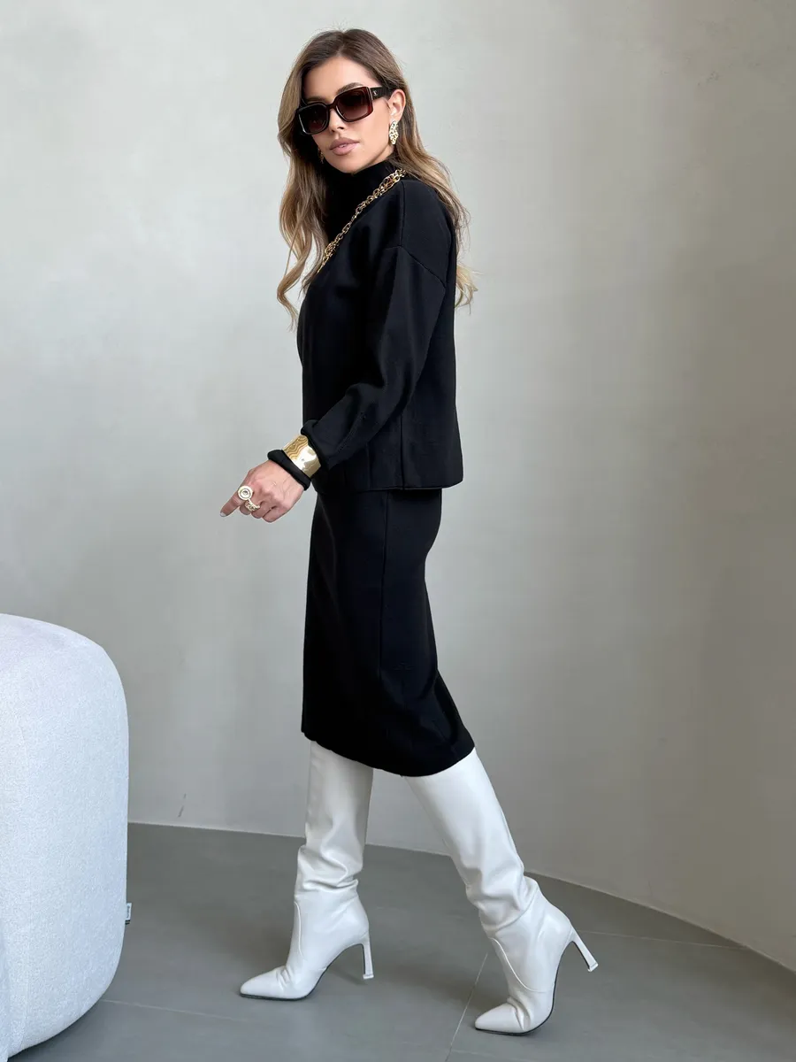 Черный костюм с юбкой теплый трикотажный