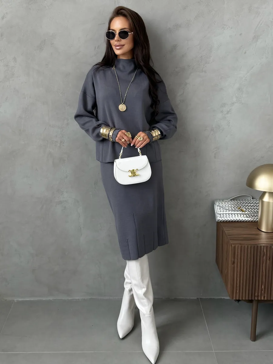 Костюм с юбкой теплый трикотажный