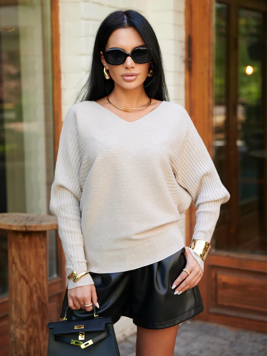 Бежевая кофта теплая трикотажная